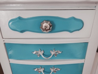 Lingerie Chest with Matching Knob and Silver Handles